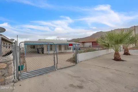 2810 Van Buren Ave, El Paso, TX 79930