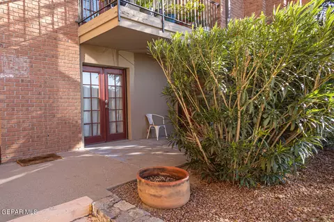 4433 N Stanton St UNIT E-103, El Paso, TX 79902