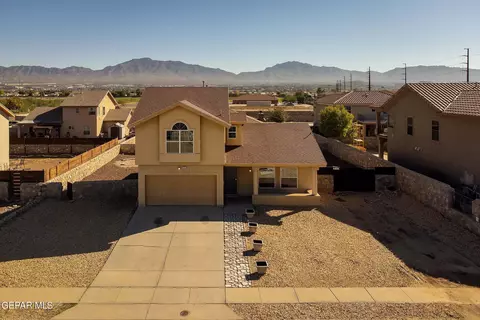 6212 Brillo Luna St, El Paso, TX 79932