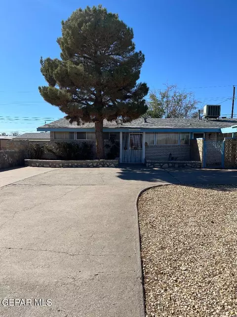 2725 Fir St, El Paso, TX 79925