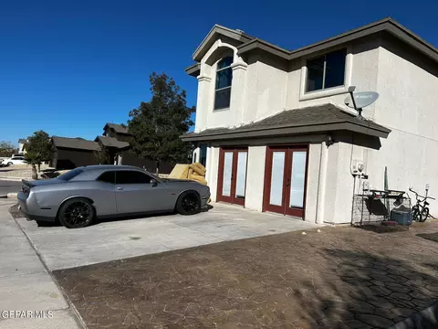 13255 Kestrel Ave, Horizon City, TX 79928