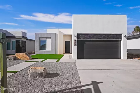 477 Plateau Dr, Socorro, TX 79927