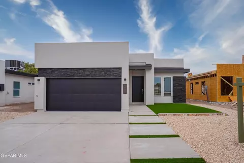 485 Plateau Dr, Socorro, TX 79927