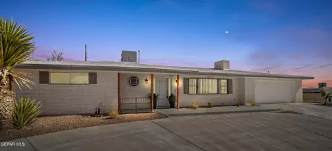 216 N Resler Dr, El Paso, TX 79912
