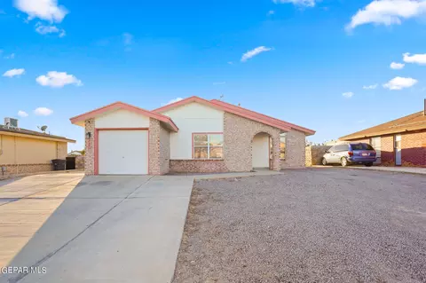 237 Tierra Linda Dr, Horizon City, TX 79928