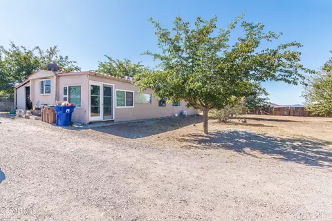 5370 Jamison Dr, Las Cruces, NM 88012