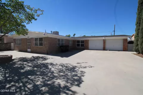 102 Sierra Vista Ct, Sunland Park, NM 88063