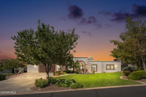 121 Camino Barranca Dr, El Paso, TX 79912