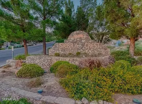 30 Lone Crest Dr, El Paso, TX 79902