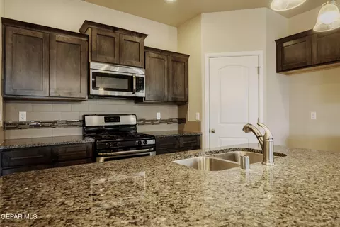 12471 Evesham Ct, El Paso, TX 79928 photo 48