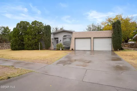 453 Loring Pl, Horizon City, TX 79928