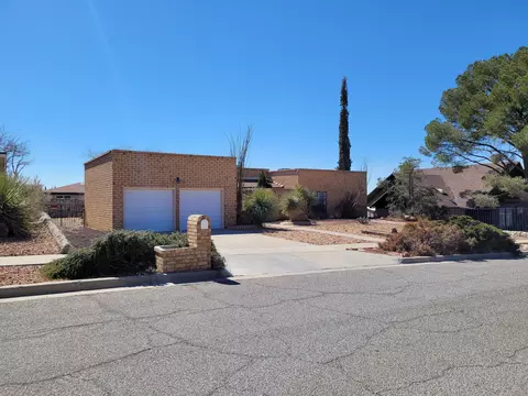 6848 La Cadena Dr, El Paso, TX 79912