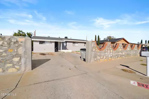 5625 Manila Dr, El Paso, TX 79924