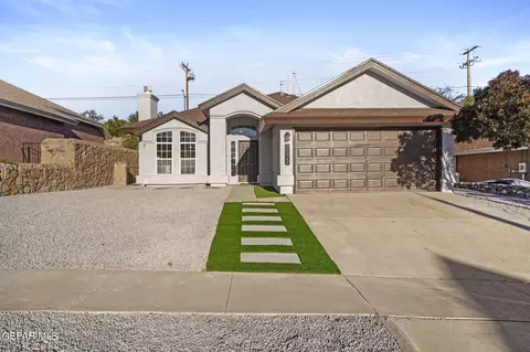 1332 Desierto Azul Dr, El Paso, TX 79912