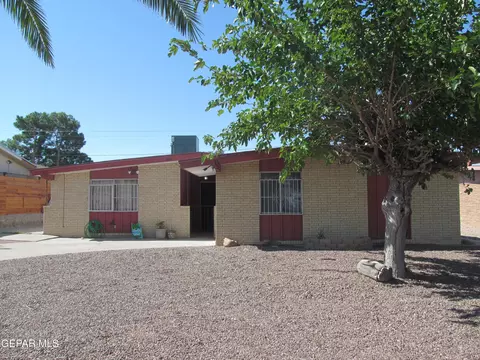 7902 Parral Dr, El Paso, TX 79915