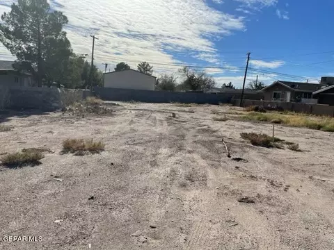 7904 N North Loop Dr, El Paso, TX 79915