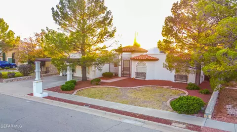 821 Dulce Tierra Dr, El Paso, TX 79912