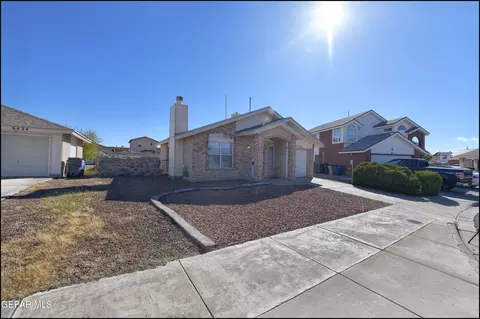 6620 Star Of India Lane Ln, El Paso, TX 79924