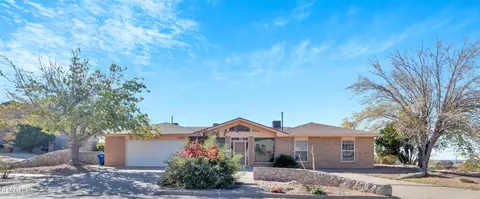 5809 Vista Clara Dr, El Paso, TX 79912
