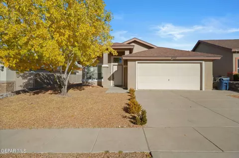 6737 Parque Del Sol Dr, El Paso, TX 79911