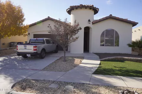 1637 Land Rush St, El Paso, TX 79911