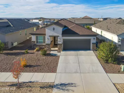 7773 Enchanted Ridge Dr, El Paso, TX 79911