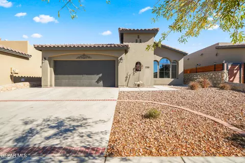 770 Woodmanstone Rd, El Paso, TX 79928