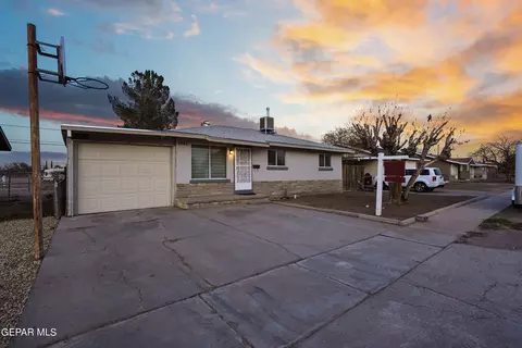 8043 Algerita Ct, El Paso, TX 79915
