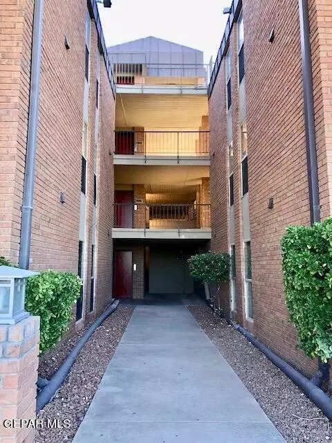 4433 N Stanton St #R 264, El Paso, TX 79902
