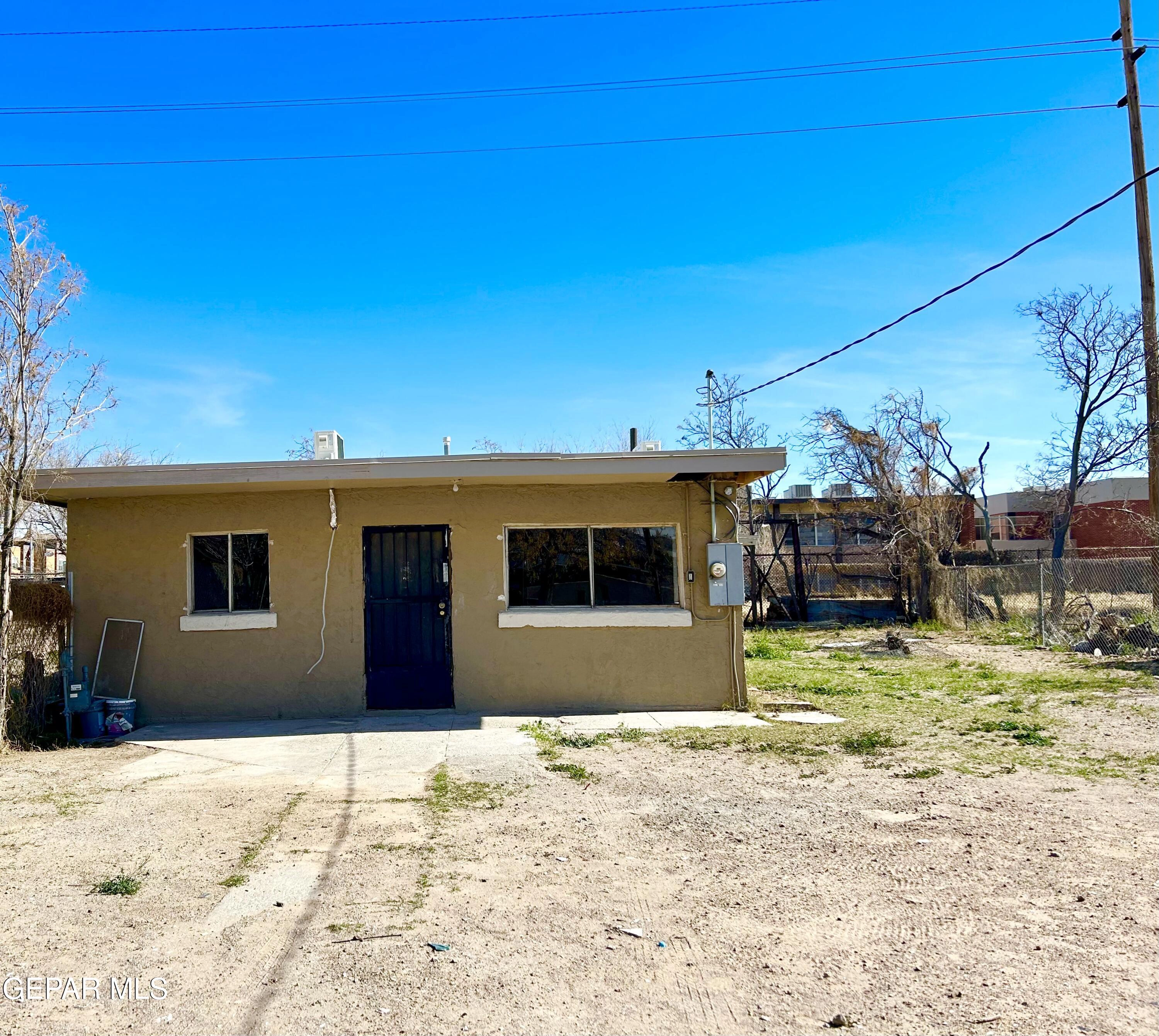 1921 E SAN ANTONIO AVE