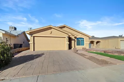 14351 Spanish Point Dr, El Paso, TX 79938