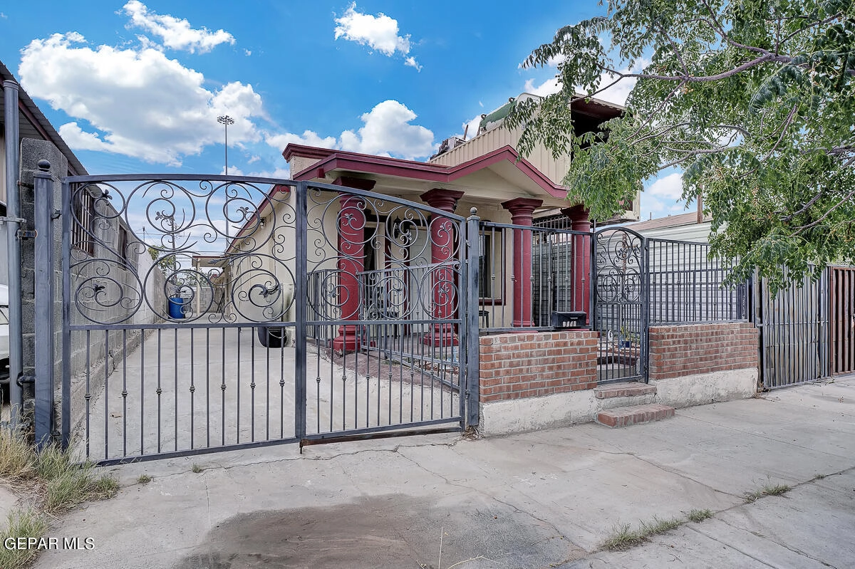 3415 Durazno Ave  