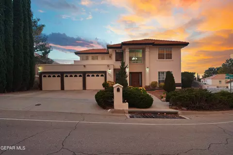837 Via De La Paz Dr, El Paso, TX 79912