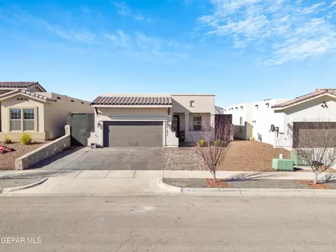 1073 Gaitan St, Horizon City, TX 79928