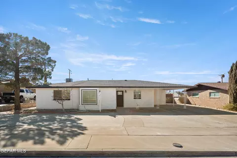 6525 Fiesta Dr, El Paso, TX 79912