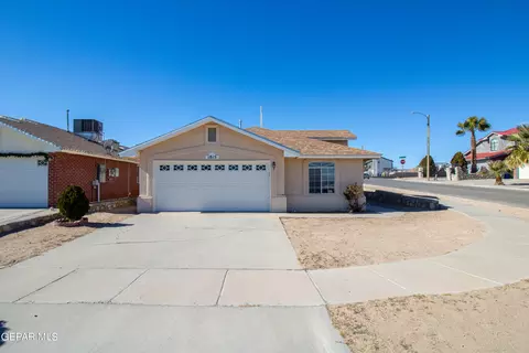 1815 Wendy Reed Dr, El Paso, TX 79928