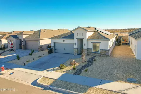 817 Via Glorieta, Santa Teresa, NM 88008
