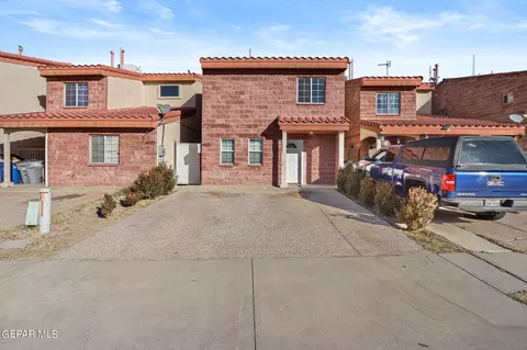 11027 Oasis Dr, El Paso, TX 79936