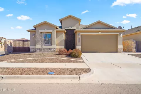 1134 Sylvia Aguilar St, El Paso, TX 79928