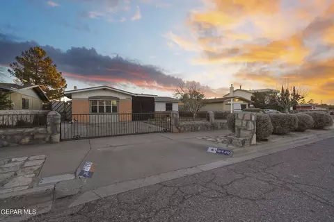 10440 Centaur Dr, El Paso, TX 79924