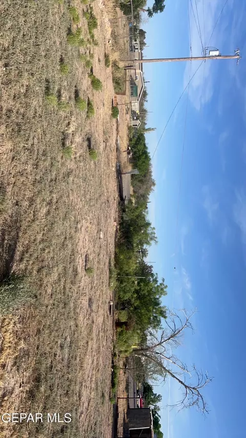 536 Lisa Diane Rd, Socorro, TX 79927