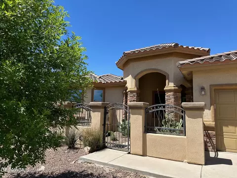 5617 Valley Oak Dr, El Paso, TX 79932