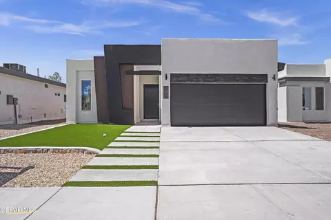 481 Plateau Dr, Socorro, TX 79927