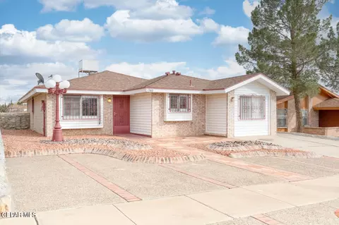 1560 Raphael Circle Cir, El Paso, TX 79936