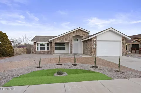 448 Von Bargen Dr, Horizon City, TX 79928
