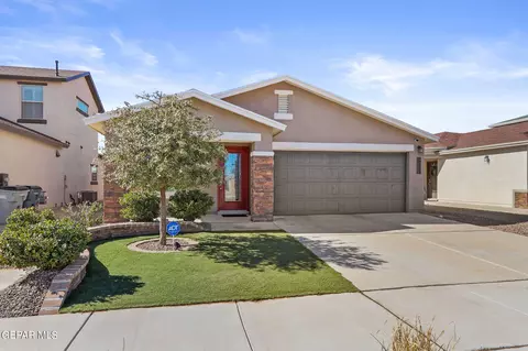 3925 Desert Dunes Dr, El Paso, TX 79938