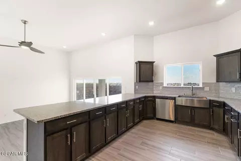 14332 Bill Lazor Dr, Horizon City, TX 79928