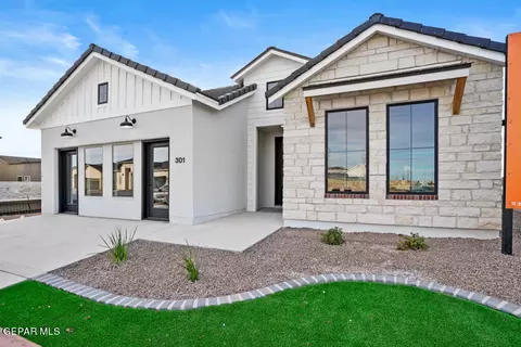 10720 Walden Pond St, El Paso, TX 79924