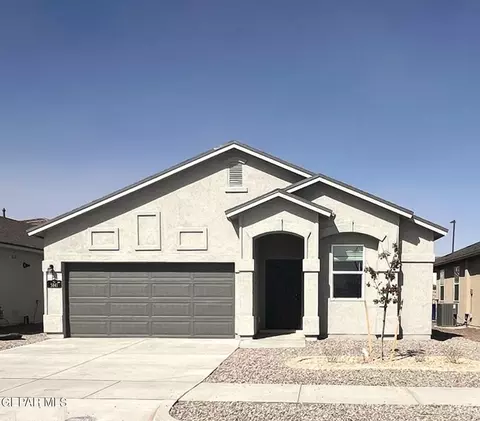 5841 Kobe Bryant St, El Paso, TX 79924