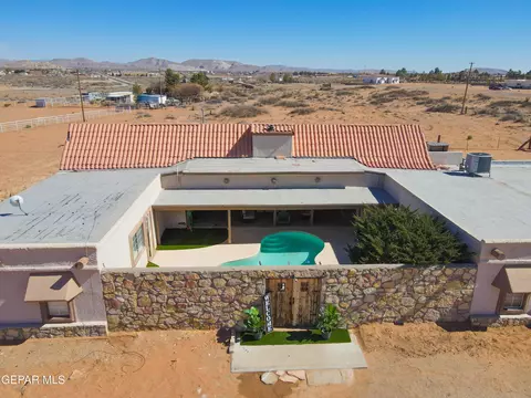 5566 Desert Willow Dr, El Paso, TX 79938
